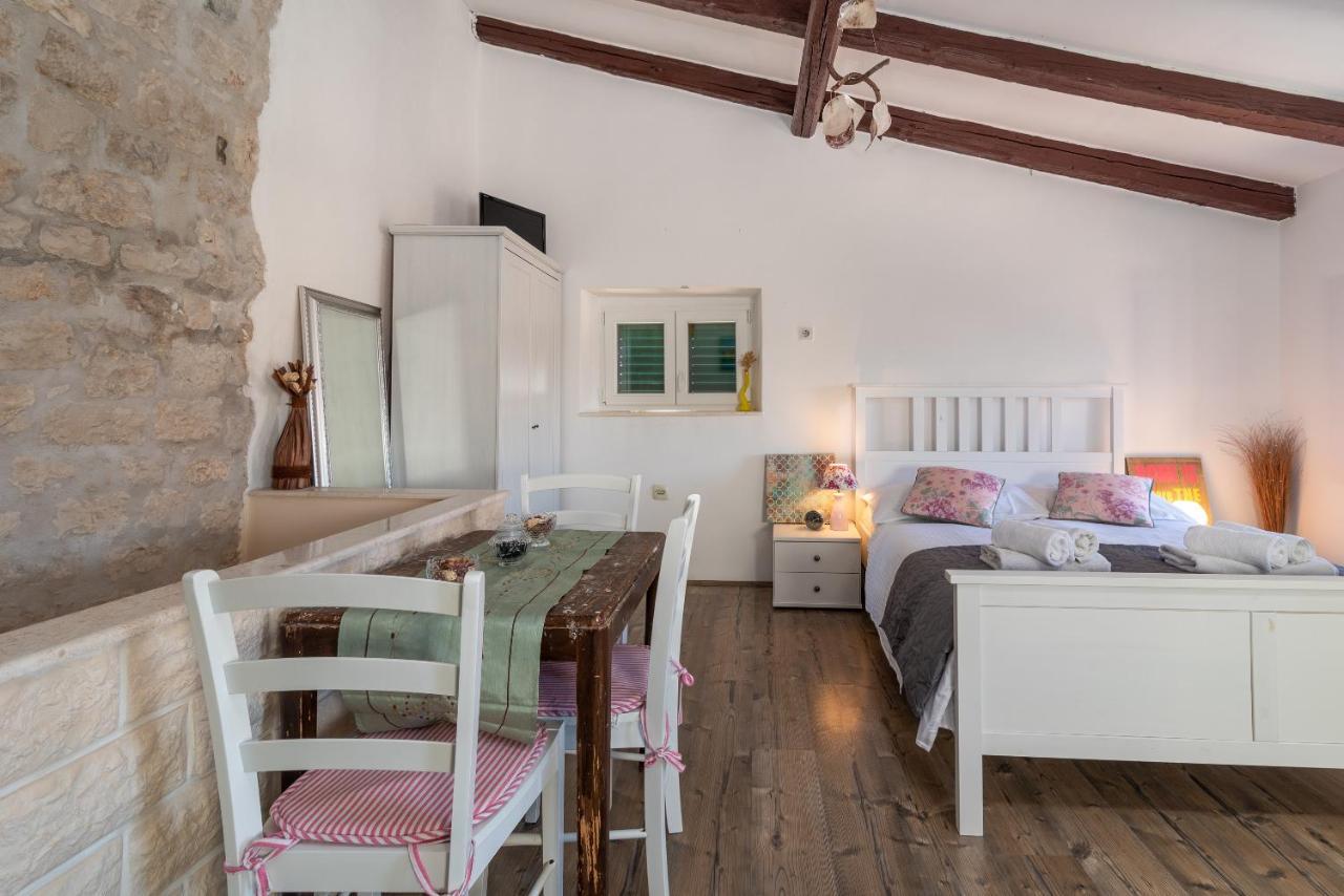 Apartment Ana Trogir Exterior photo